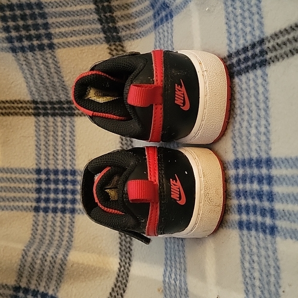 Nike Borough's 6C - Picture 3 of 6